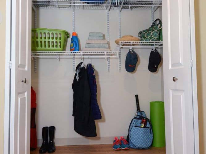 closet with shelves